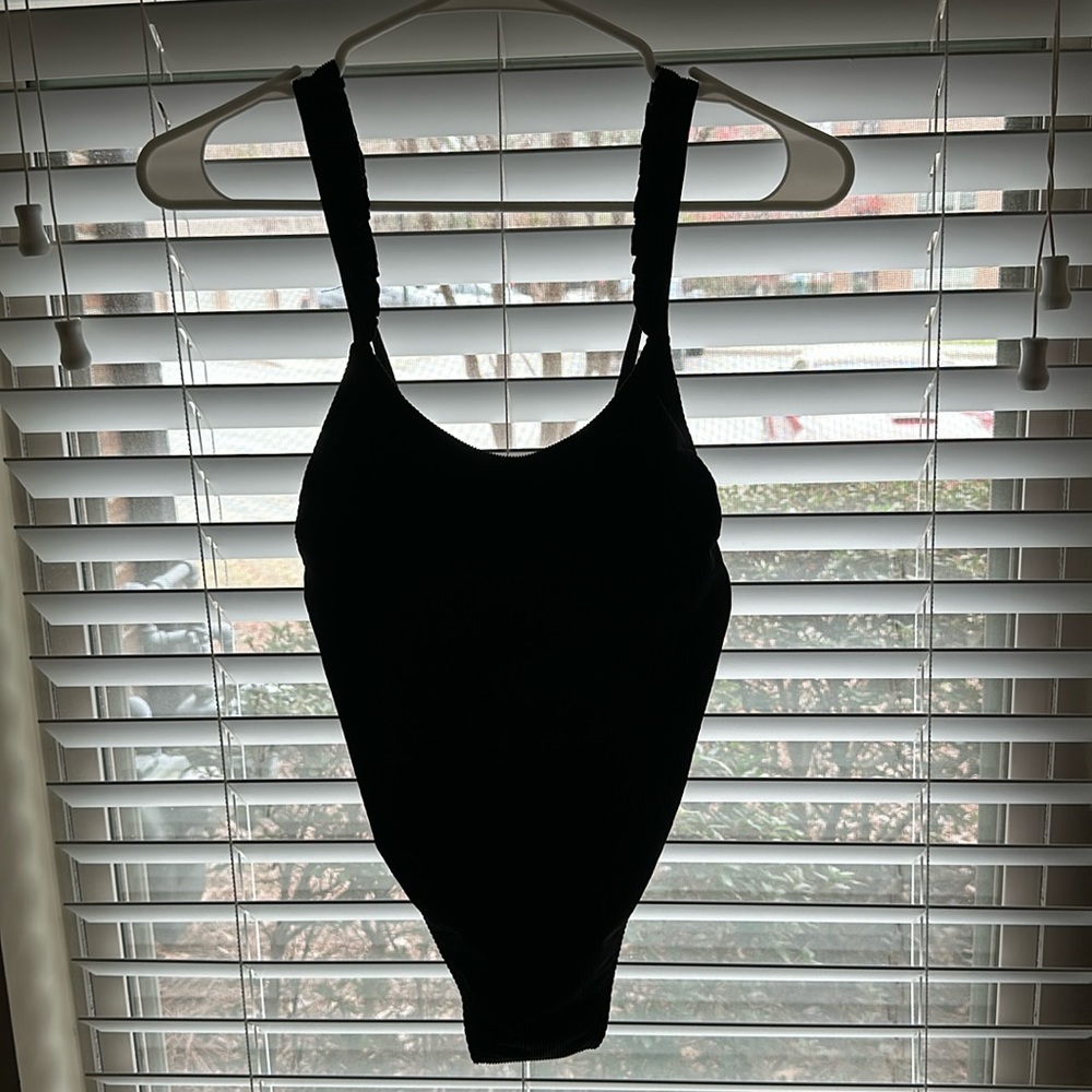 Xhilaration robbed black bathing suit with ruffled straps